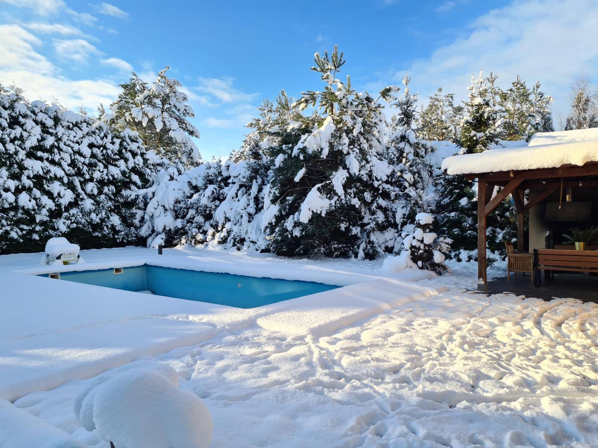 Villa Wigwam Dom Z Basenem Na Kaszubach à Sulęczyno Extérieur photo